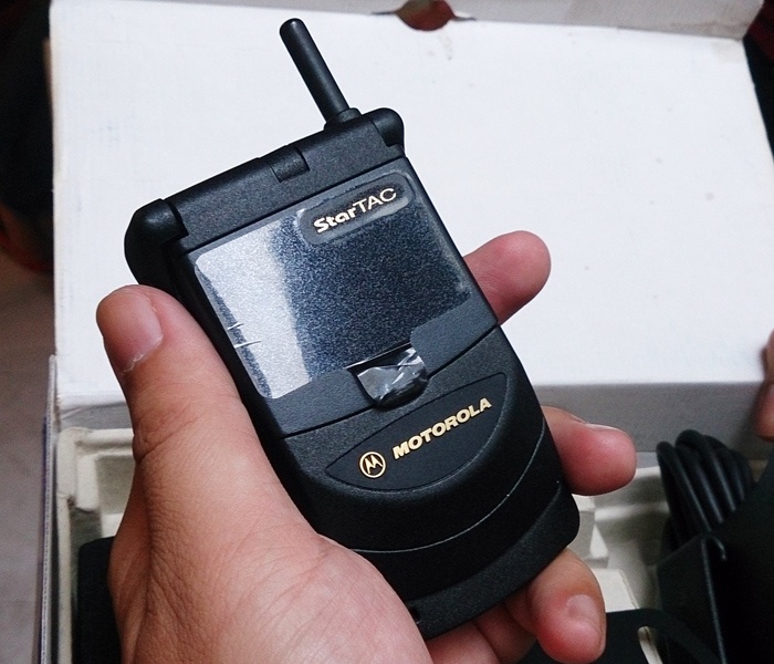Motorola StarTAC con moi nguyen sau 17 nam tai Sai Gon hinh anh