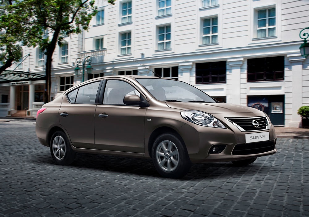 Lai thu Nissan Sunny, trung thuong iPad mini hinh anh