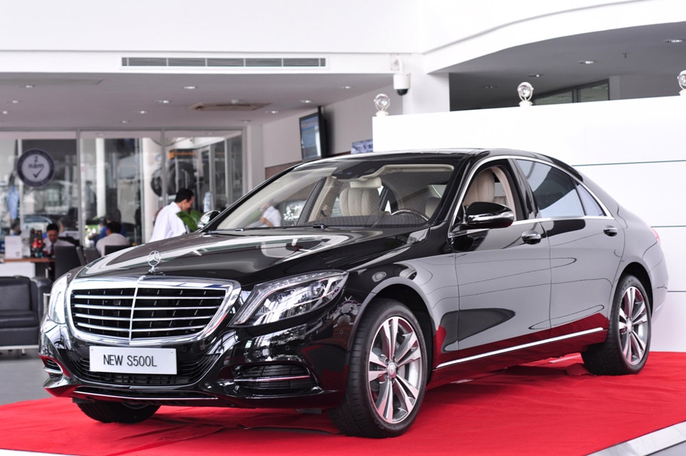 Mercedes-Benz trai tham do don khach hang S-Class hinh anh