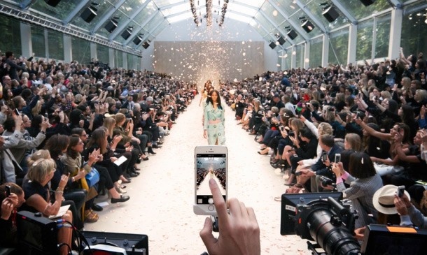 Apple dung iPhone 5S de quay trinh dien thoi trang hinh anh