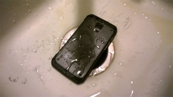 Galaxy S5 Active se co man hinh 5,2 inch va chong tham nuoc hinh anh