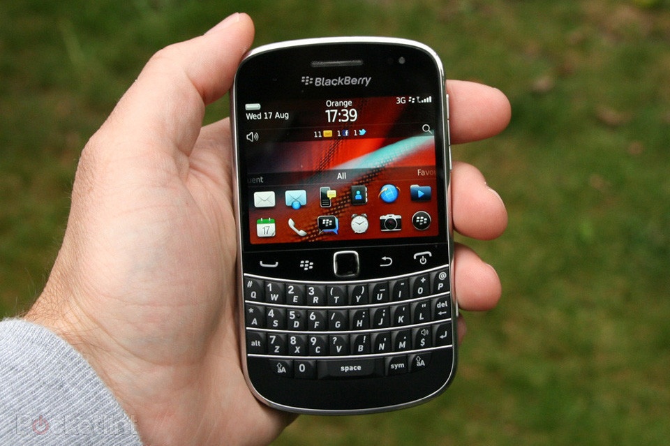 BlackBerry dua Bold 9900 tai xuat thi truong di dong hinh anh