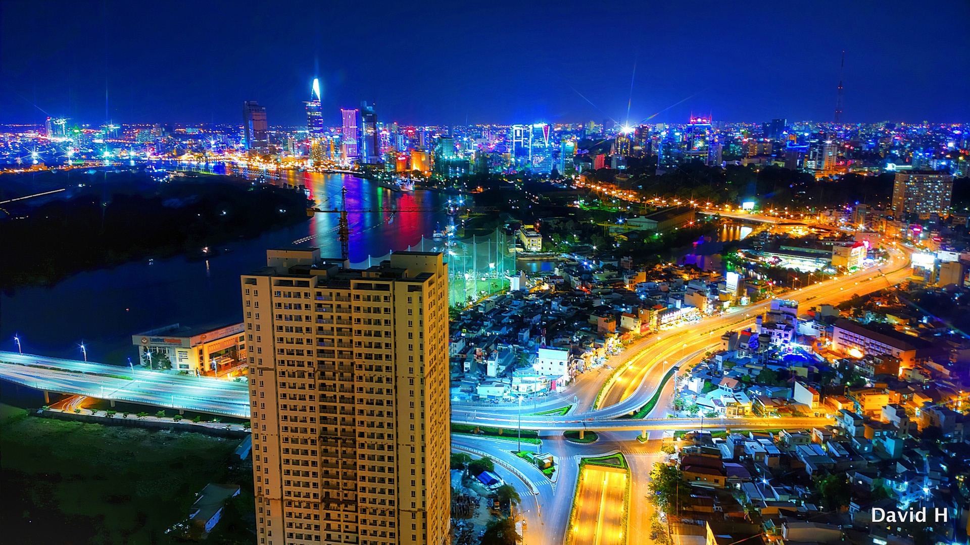 09 TRung tâm SG nhìn từ q2     100, 4s