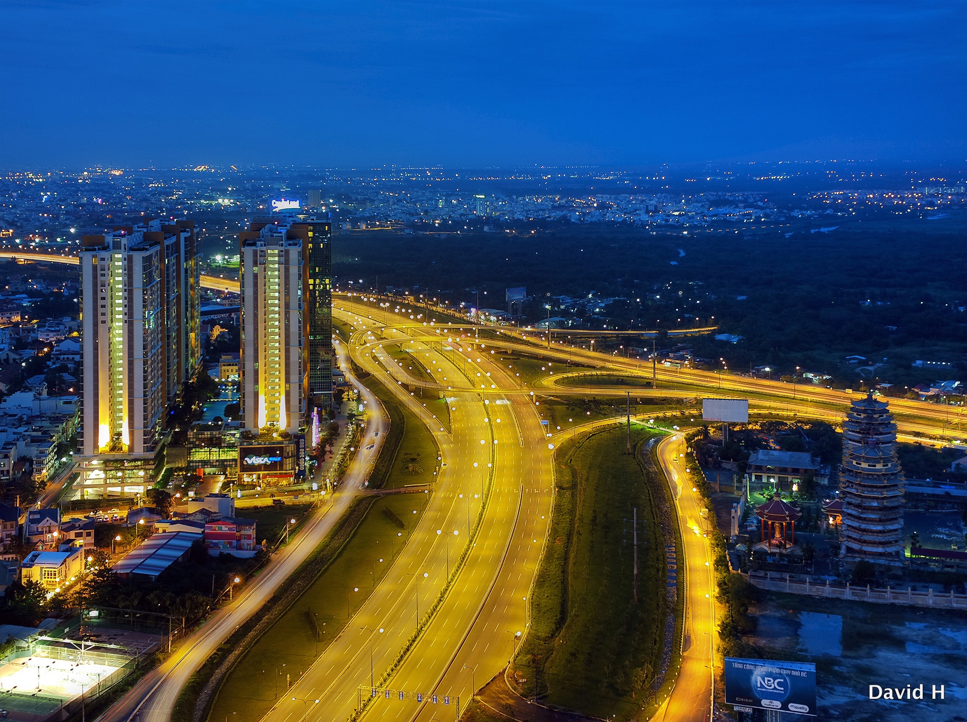 18 Xa lộ HN iso 100 , 2.4s