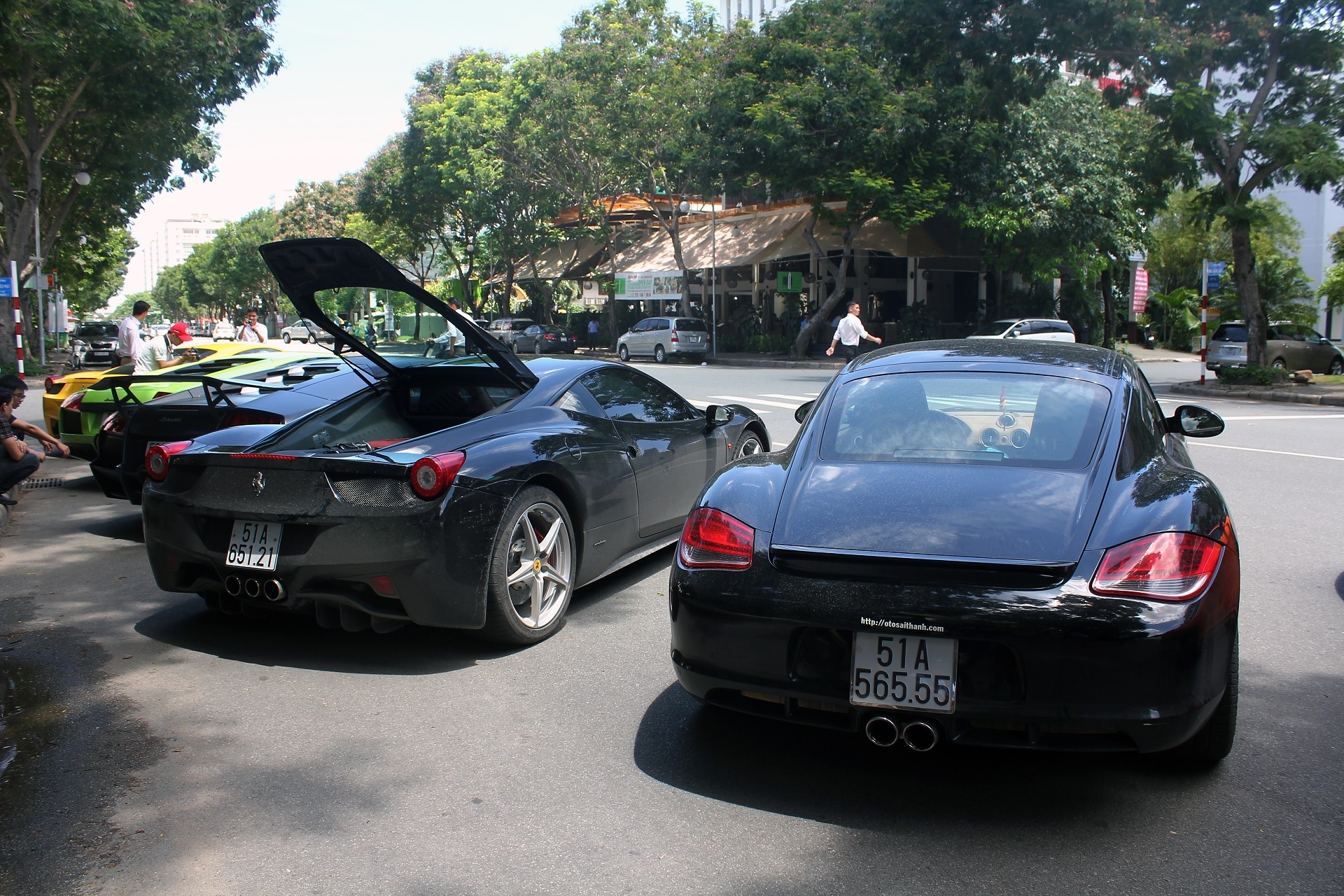Tuy không quá nổi bật, nhưng Porsche Cayman vẫn là một chiếc xe thể thao hàng đầu trong phân khúc này. 