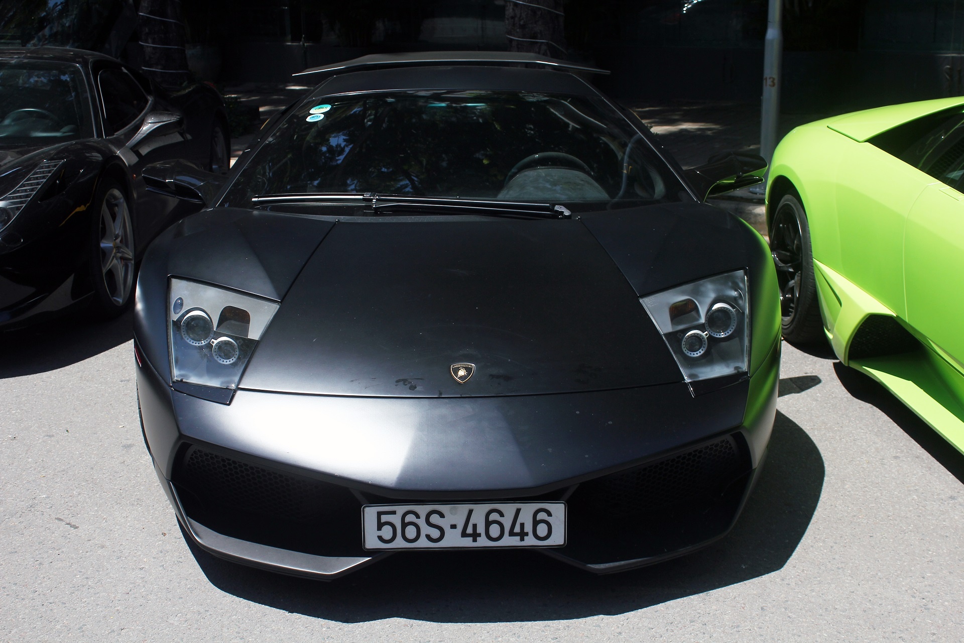 Bên cạnh đó là chiếc Lamborghini Murcielago LP670 SV độc nhất vô nhị tại Việt Nam với biển số 4646 trùng với thứ tự sản xuất của chiếc xe. Đây cũng là chiếc xe đắt tiền nhất trong số xe tham dự sự kiện. 