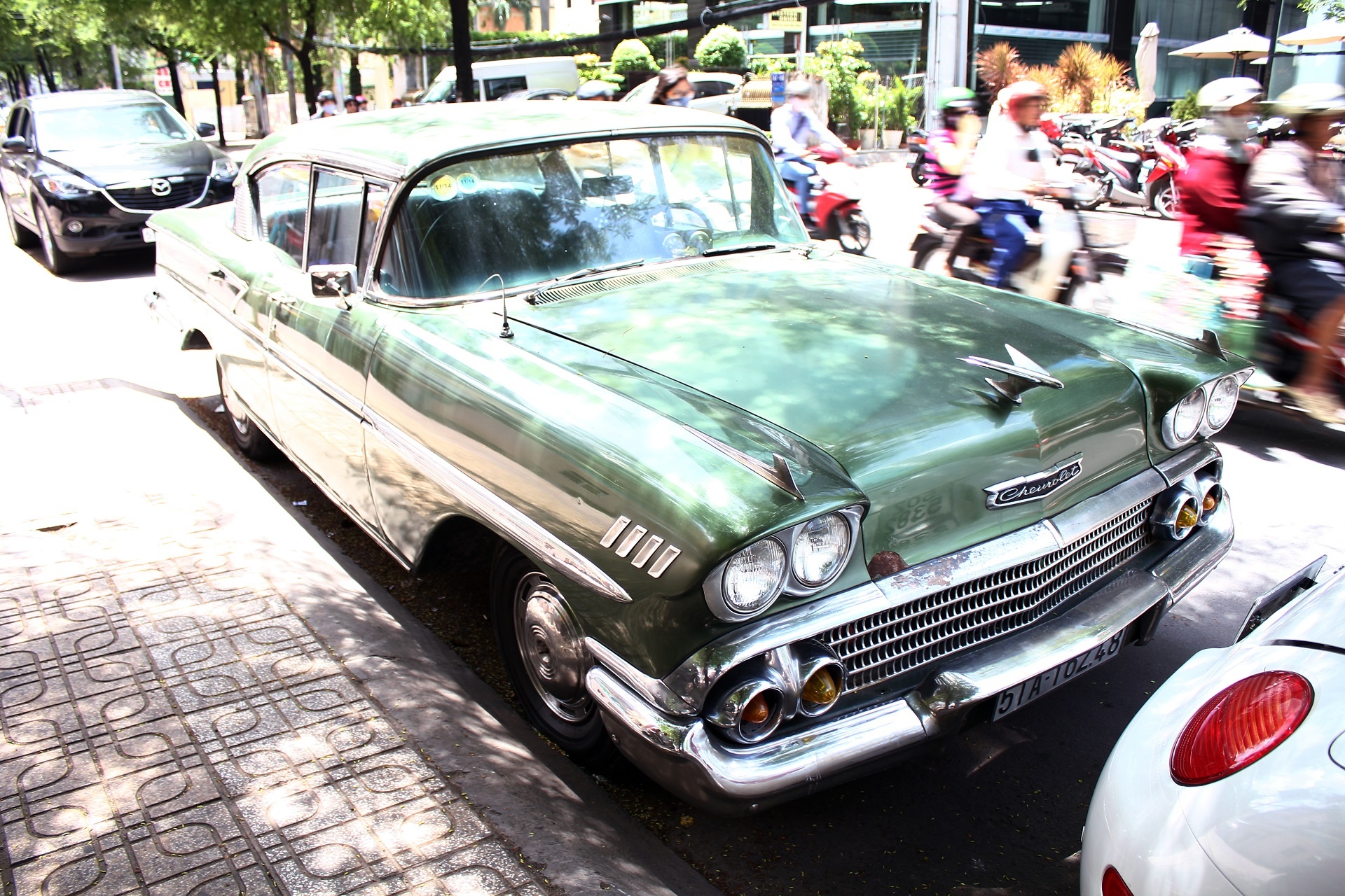 Chevrolet co hang doc o Sai Gon hinh anh