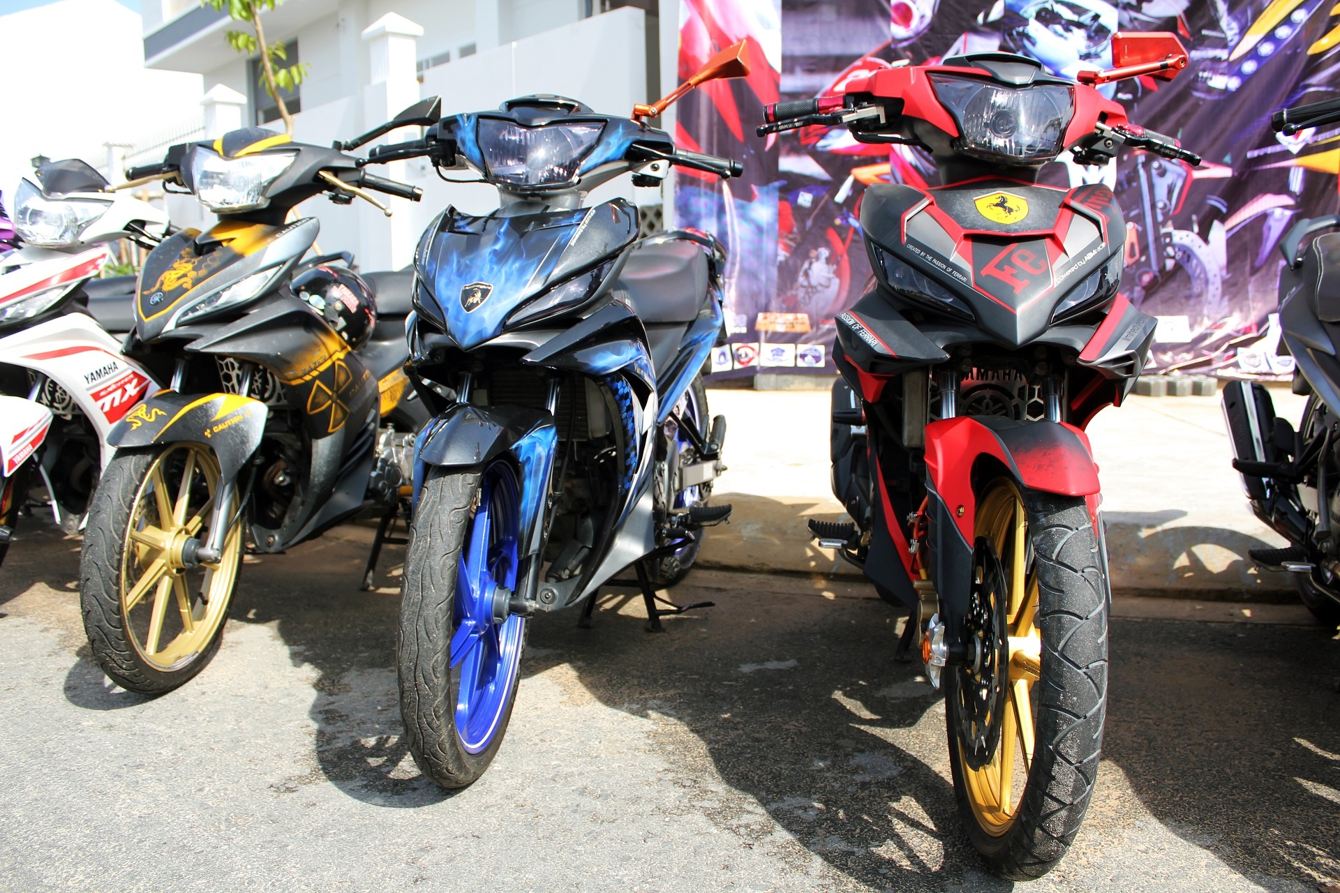 Hang chuc mau xe do tu hop o Sai Gon hinh anh