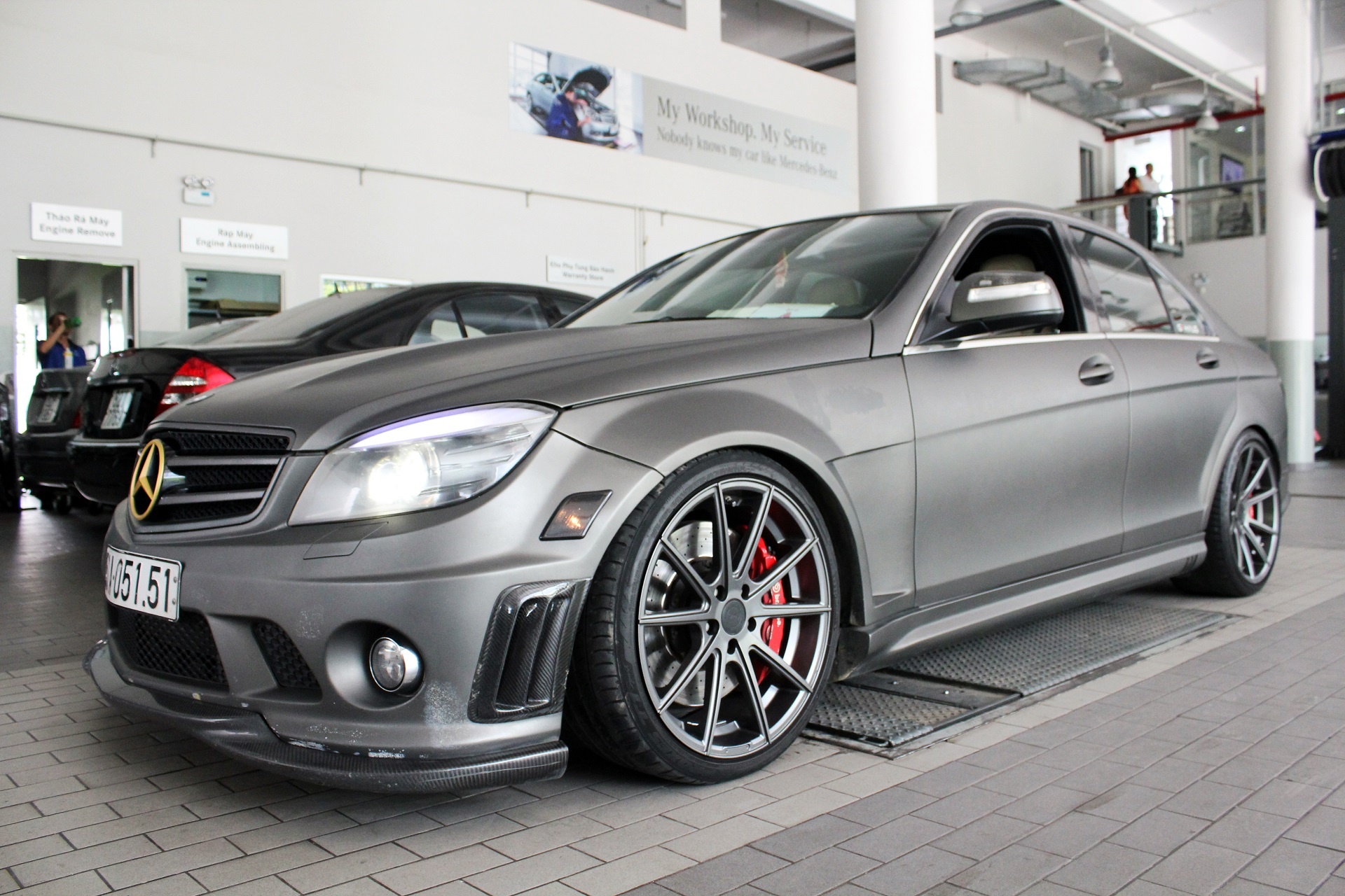 Mercedes C63 AMG doc nhat vo nhi tai Viet Nam hinh anh