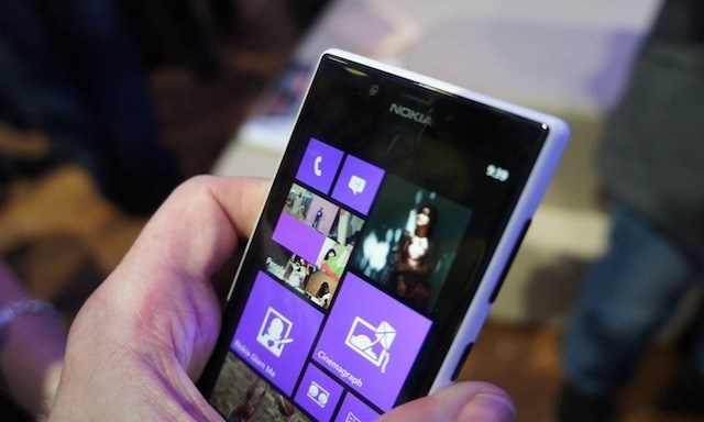Microsoft se co smartphone 'tu suong' va PureView gia re hinh anh