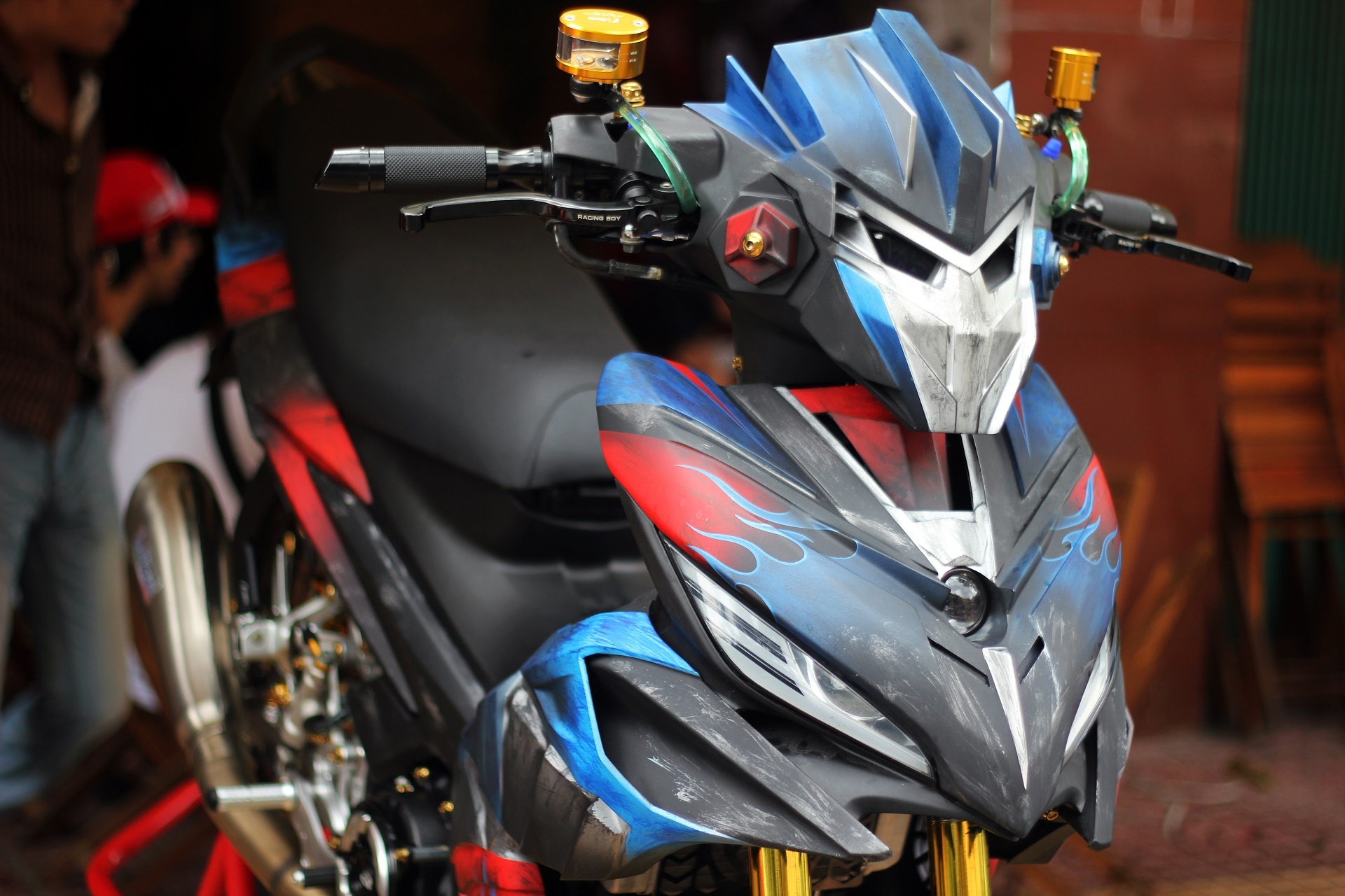 Exciter do kieu robot bien hinh tai Sai Gon hinh anh