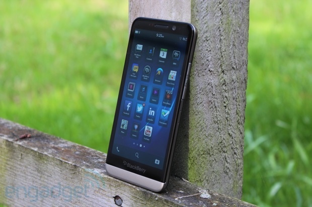 BlackBerry Z3 va Z30 cung ha gia hang trieu dong hinh anh