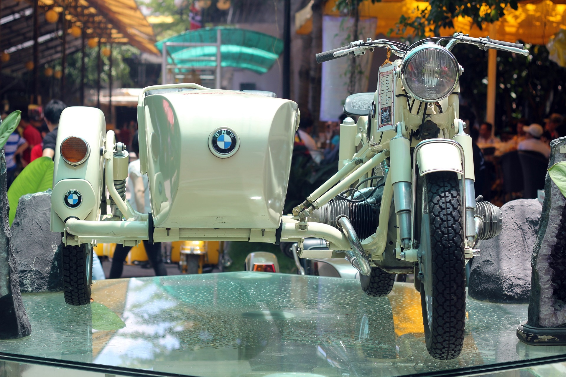 BMW R27 do thanh xe ba banh cuc doc tai Viet Nam hinh anh