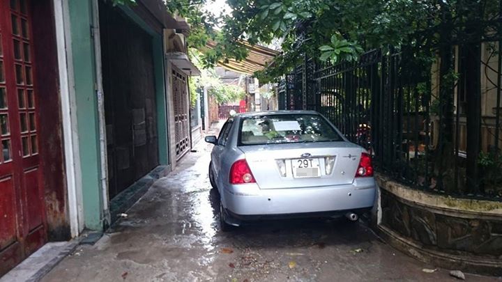 Xe hoi do sai bi 'trung phat' o Ha Noi hut cu dan mang hinh anh