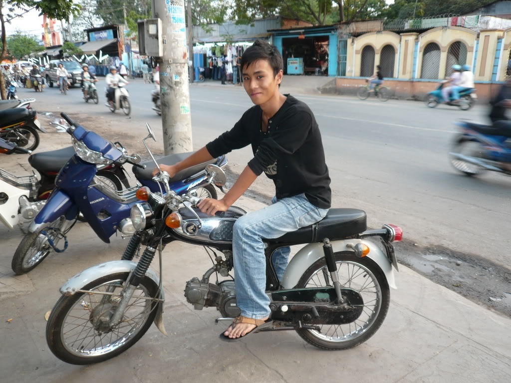Di xe may xin moi duoc ton trong? hinh anh