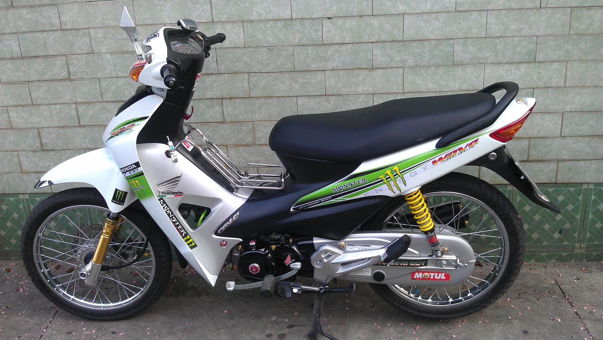 Honda Wave do trong 2 nam cua chang sinh vien Sai Gon hinh anh