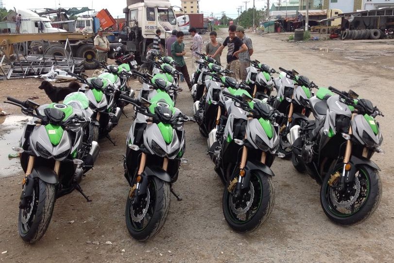 14 chiec Kawasaki Z1000 cung mau ve Sai Gon hinh anh