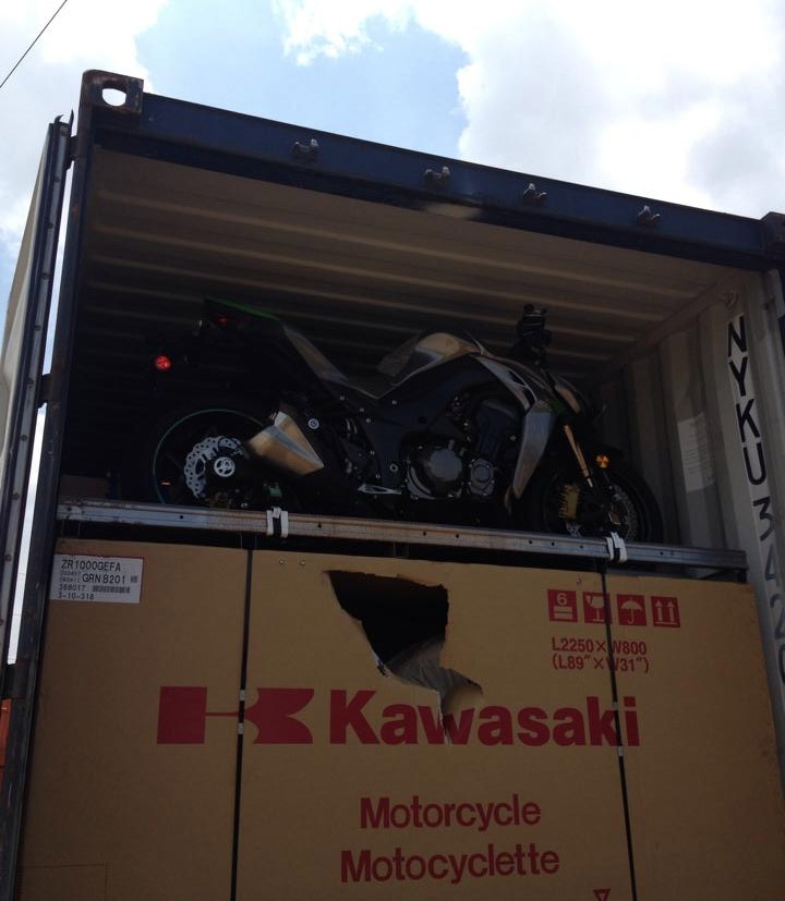 Đây là hình ảnh những chiếc Z1000 khi chưa đập thùng.