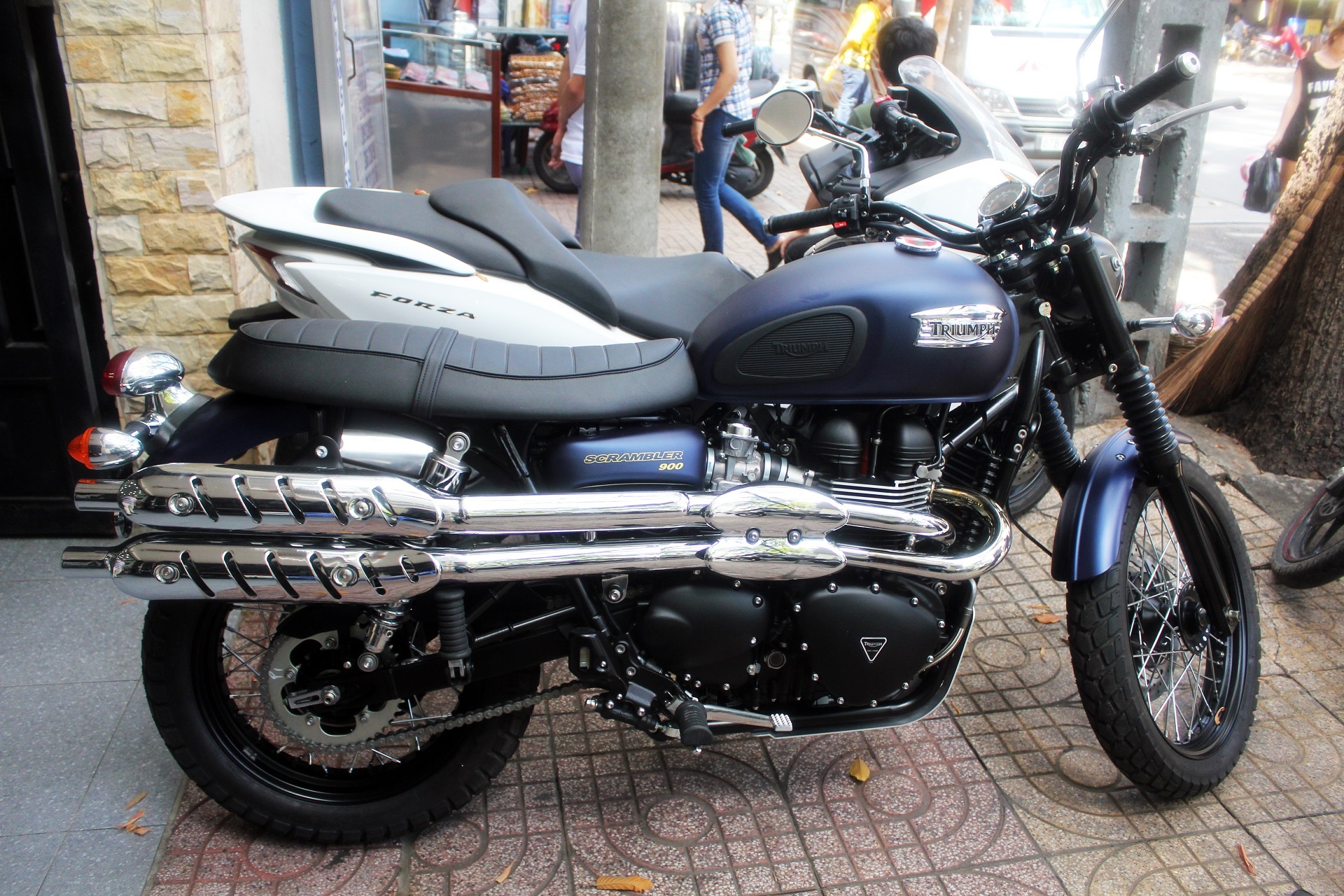 Triumph Scrambler doi moi ve Viet Nam hinh anh