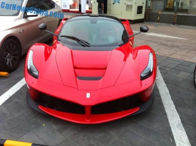 LaFerrari dau tien xuat hien tai Bac Kinh, Trung Quoc hinh anh