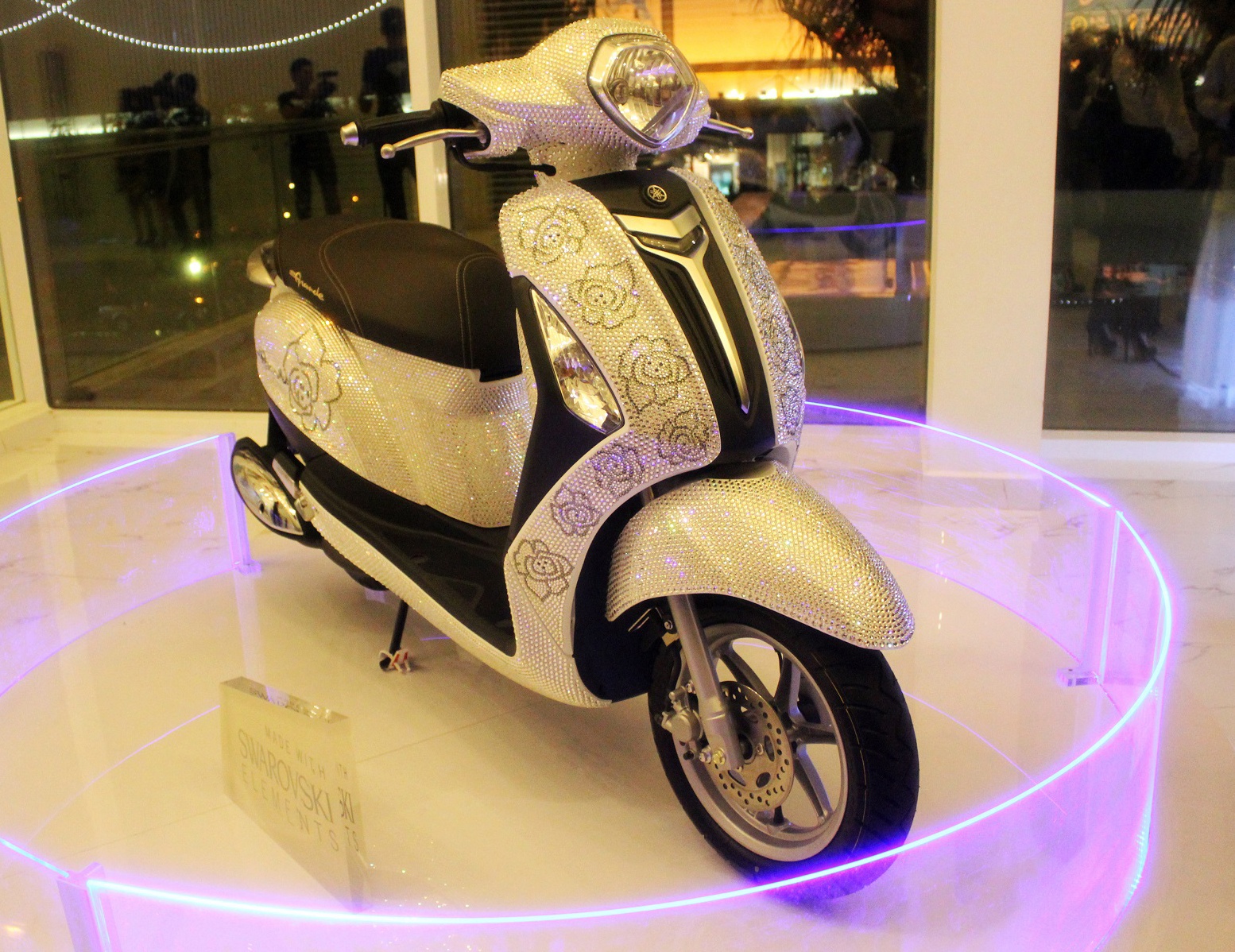 Yamaha Grande dinh hang nghin vien pha le hinh anh