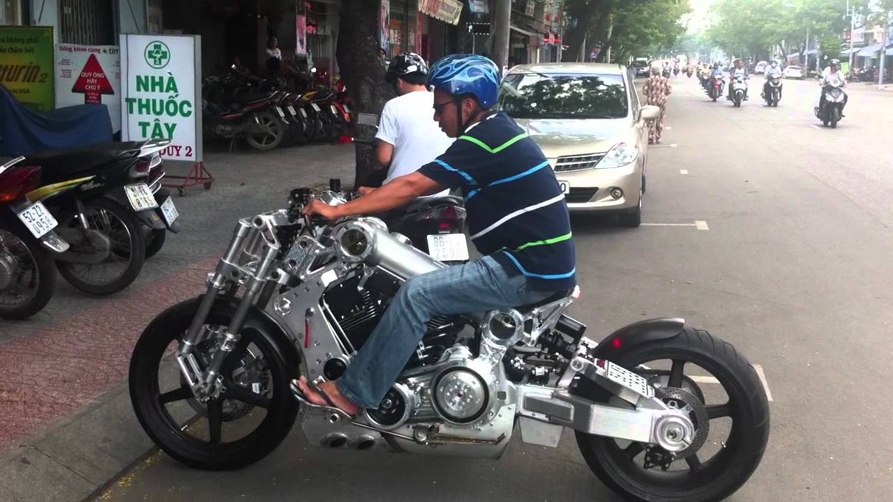 Chay thu Confederate P120 Fighter Combat tai Sai Gon hinh anh