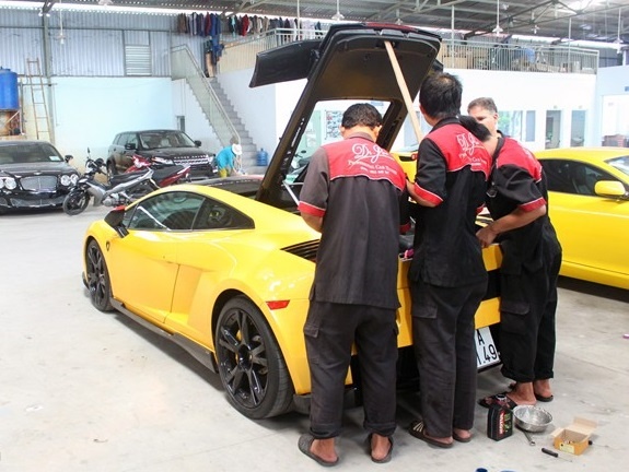 Bao duong sieu xe het bao nhieu tien? hinh anh