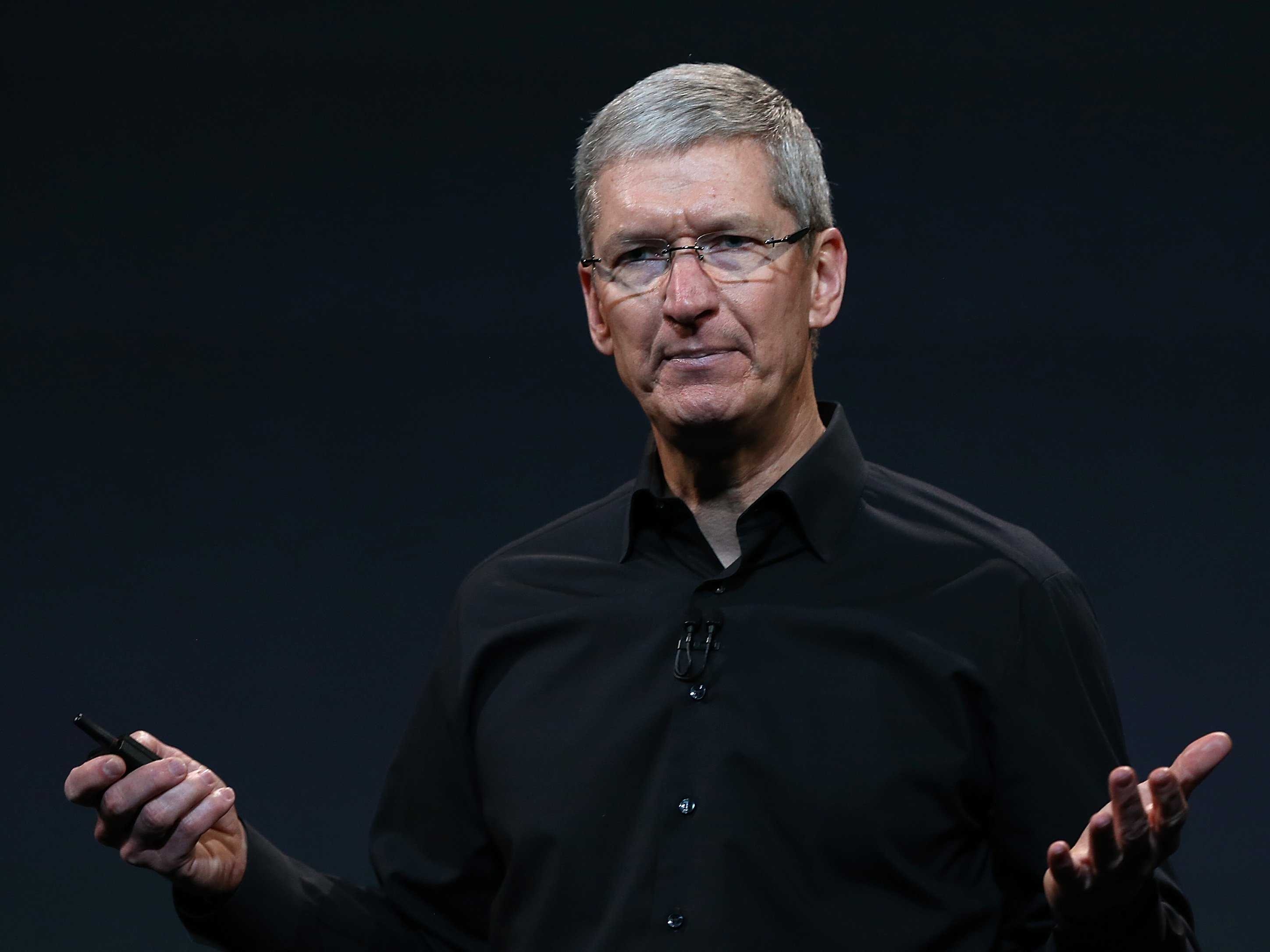 Tim Cook: Apple se khong theo chan Facebook, Twitter hinh anh