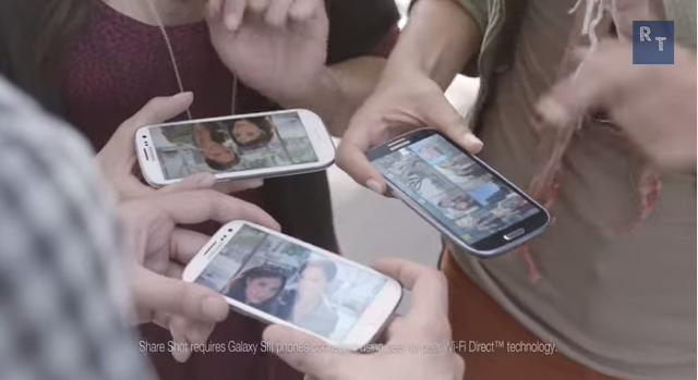 Nhin lai nhung lan da xoay iPhone cua Samsung hinh anh