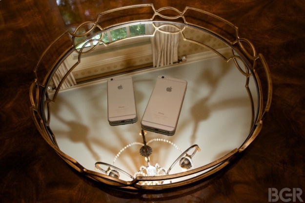 Apple tang gia lap rap iPhone 6 Plus de day manh nguon cung hinh anh