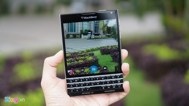 BlackBerry Passport van chay tot sau cac man tha roi hinh anh