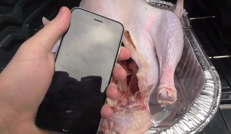 iPhone 6 bi tra tan 4 tieng trong bung ga tay nuong lo hinh anh