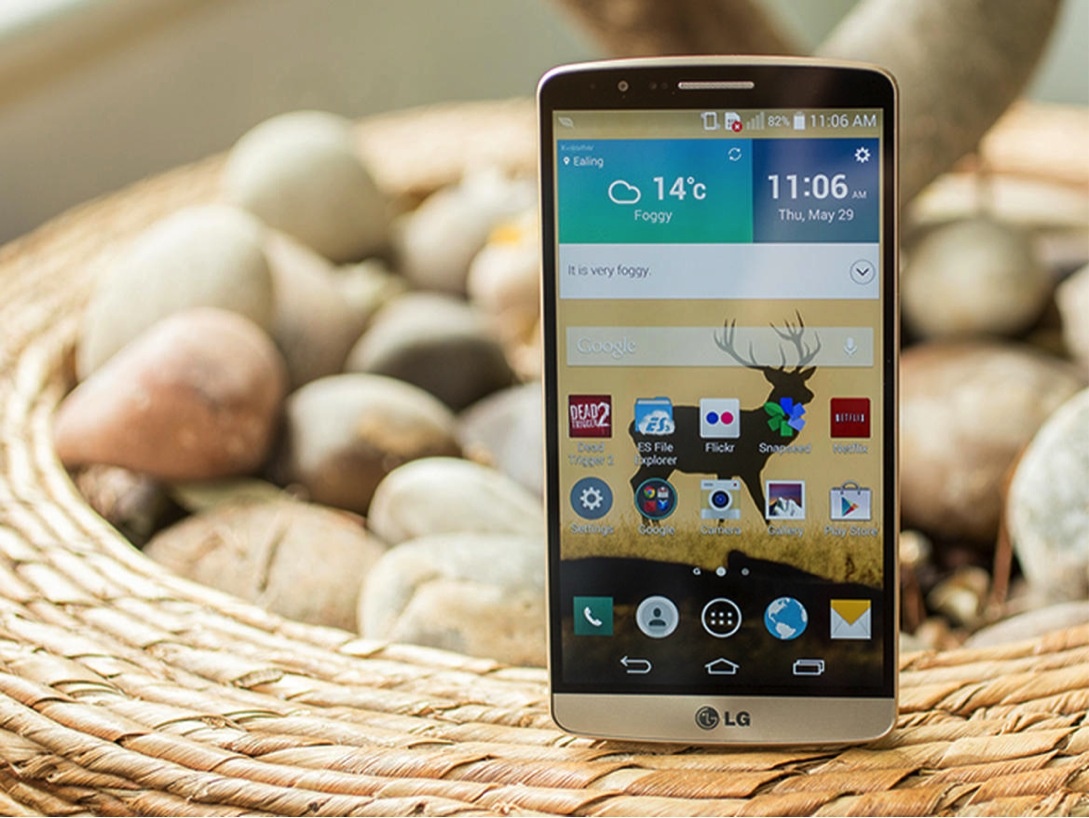 8. Màn hình lớn Mặc dù màn hình những chiếc iPhone không ngừng lớn hơn trong những năm gần đây, nhưng trên thực tế, kích cỡ của chúng vẫn chưa ăn thua gì so với một số phablet dùng hệ điều hành Android như LG G3, Samsung Galaxy Note 4.