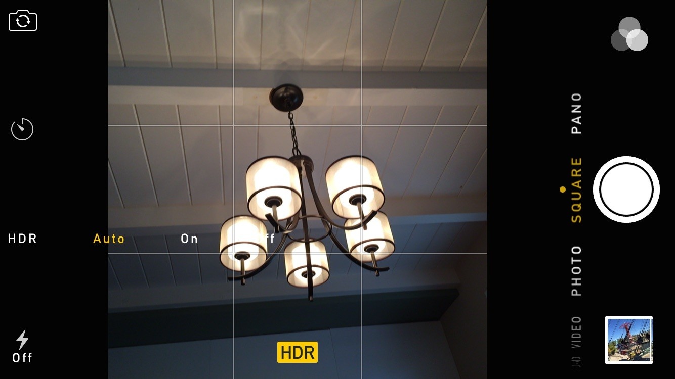 7. Bật chế độ HDR tự động Camera trên iPhone được tích hợp một chức năng gọi là HDR (High Dynamic Range). Chức năng này cho phép người dùng chụp ảnh với nguồn ánh sáng có độ tương phản cao. Bắt đầu từ iOS 8, cảm biến trên iPhone sẽ cho phép camera thiết lập chế độ HDR tự động mà không cần người dùng kích hoạt.