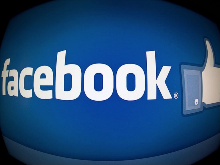 3.3. Không thiết lập Facebook cá nhân Vào Facebook mỗi ngày đã là thói quen của hàng triệu tín đồ công nghệ, đặc biệt là những người dùng các thiết bị cầm tay như smartphone hay tablet. Tuy nhiên, chính điều đó đã khiến nhiều người không thường xuyên thiết lập lại Facebook của mình. Bạn nên có thói quen tuỳ chỉnh lại các thiết lập trong Facebook chẳng hạn như đổi mật khẩu, lọc người xem và danh sách bạn bè để đảm bảo các thông tin cá nhân của bạn không lọt vào tay những kẻ xấu.