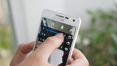 Cach chup anh selfie dep tren Samsung Galaxy A5 hinh anh