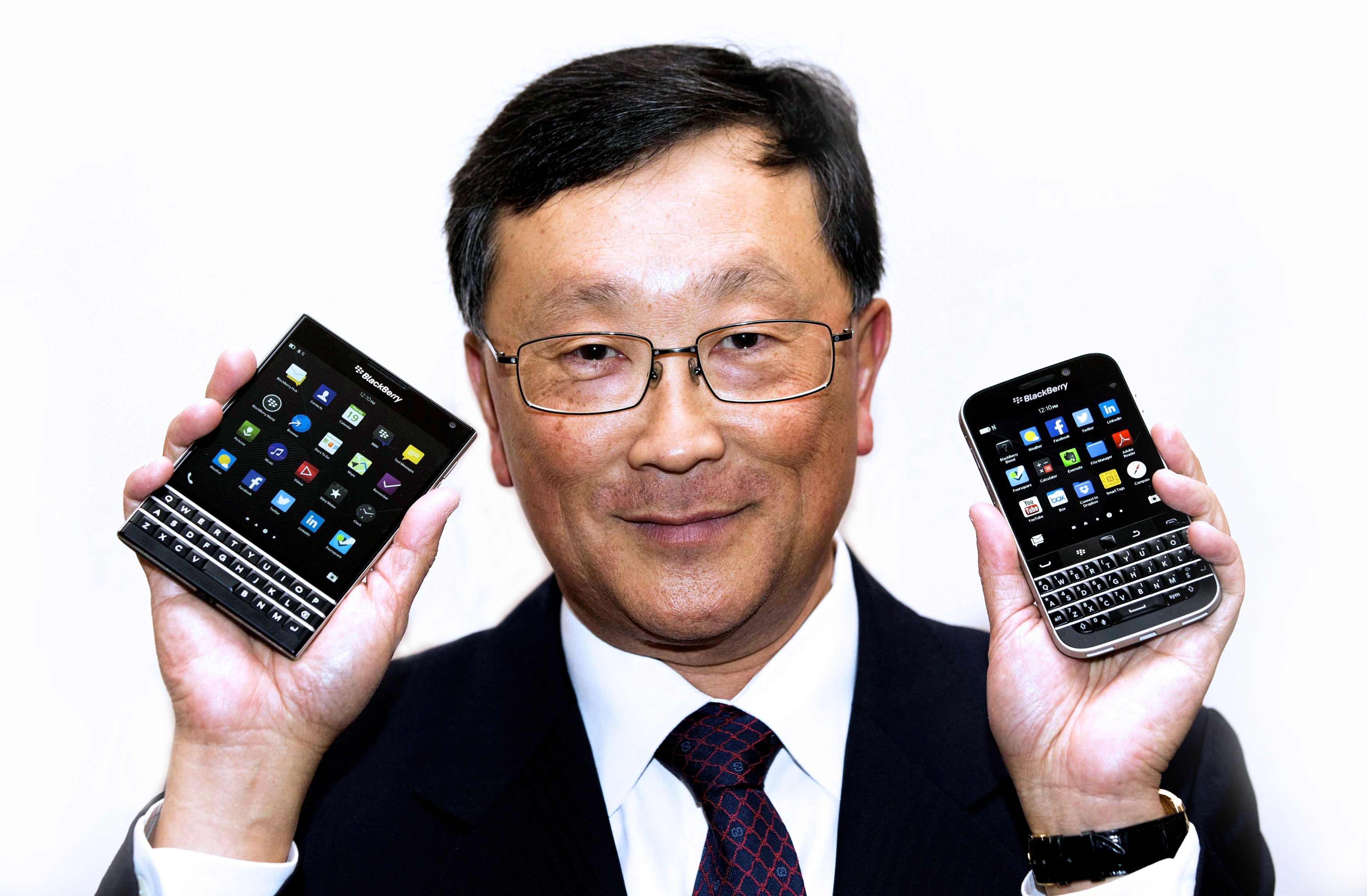 Samsung de nghi mua lai BlackBerry voi gia 7,5 ty USD hinh anh