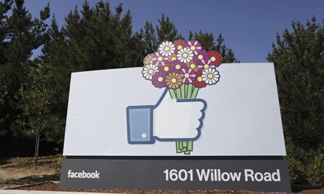 Facebook can co them nut 'cam thong' hinh anh