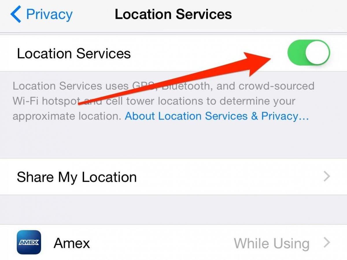 Tắt Dịch vụ Định vị GPS: Tắt Dịch vụ Định vị bằng cách vào Cài đặt > Bảo mật> Tắt Dịch vụ Định vị hoặc người dùng cũng có thể tùy chỉnh cho từng ứng dụng riêng lẻ bằng cái tùy chọn như Tắt, chỉ khi dùng ứng dụng hoặc luôn luôn. Cần lưu ý là Find My iPhone chỉ hoạt động nếu Dịch vụ Định vị được bật.