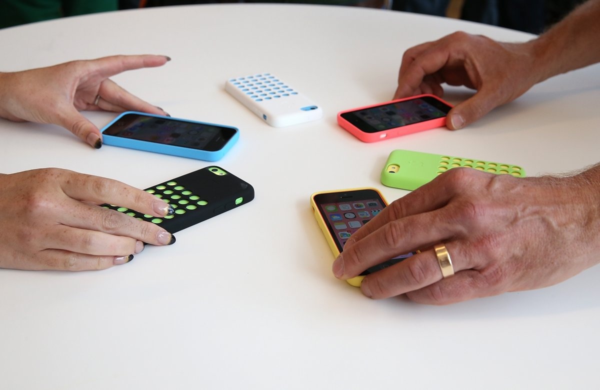 9/2013, Apple giới thiệu chiếc iPhone 5C.