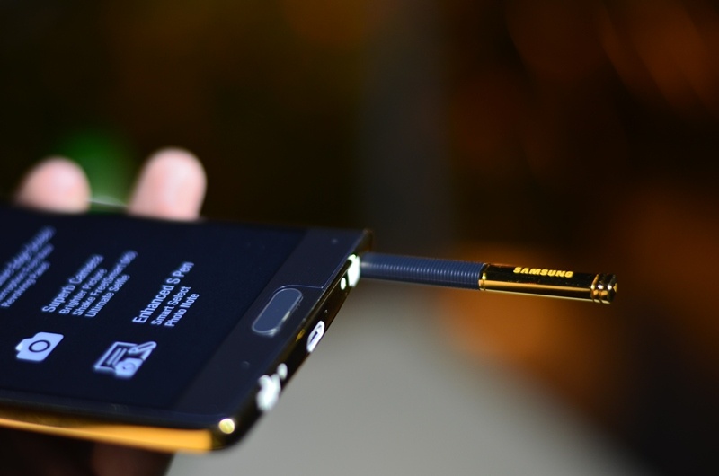 Can canh Galaxy Note Edge ma vang o Viet Nam hinh anh