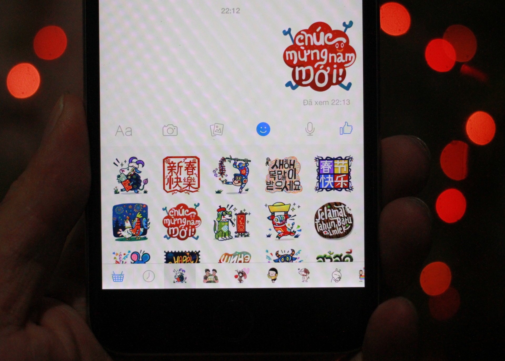 Loat sticker chuc Tet At Mui dang hot tren Facebook, Zalo hinh anh