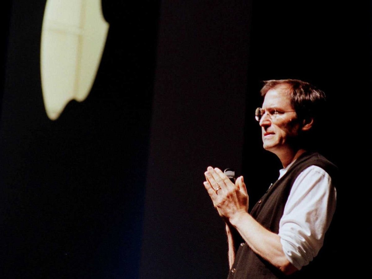 “Bị sa thải khỏi Apple thực sự là một điều tuyệt vời với tôi. Áp lực của sự thành công được thay thế bằng cảm giác thảnh thơi khi bắt đầu lại, khi ta chả có gì để mất. Nó giúp tôi lao vào thời kỳ sáng tạo nhất trong sự nghiệp.”