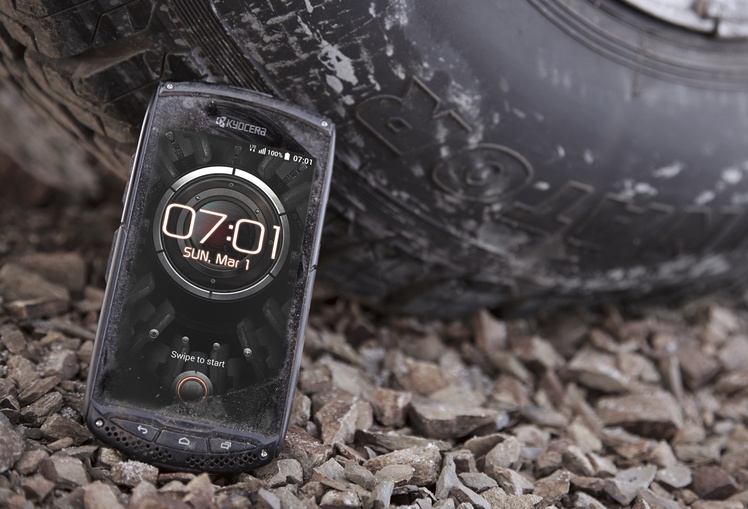 Smartphone dung nang luong mat troi se ra mat tai MWC 2015 hinh anh