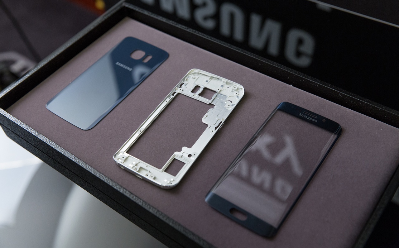Bộ khung bằng kim loại trên Galaxy S6.