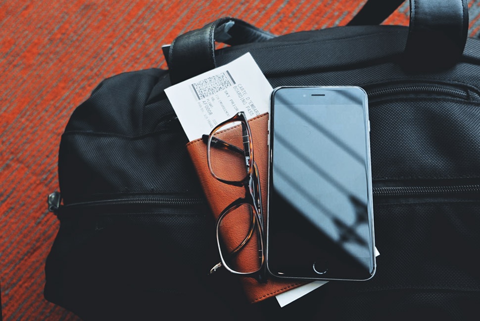 Cach tao danh ba khan cap tren iOS hinh anh