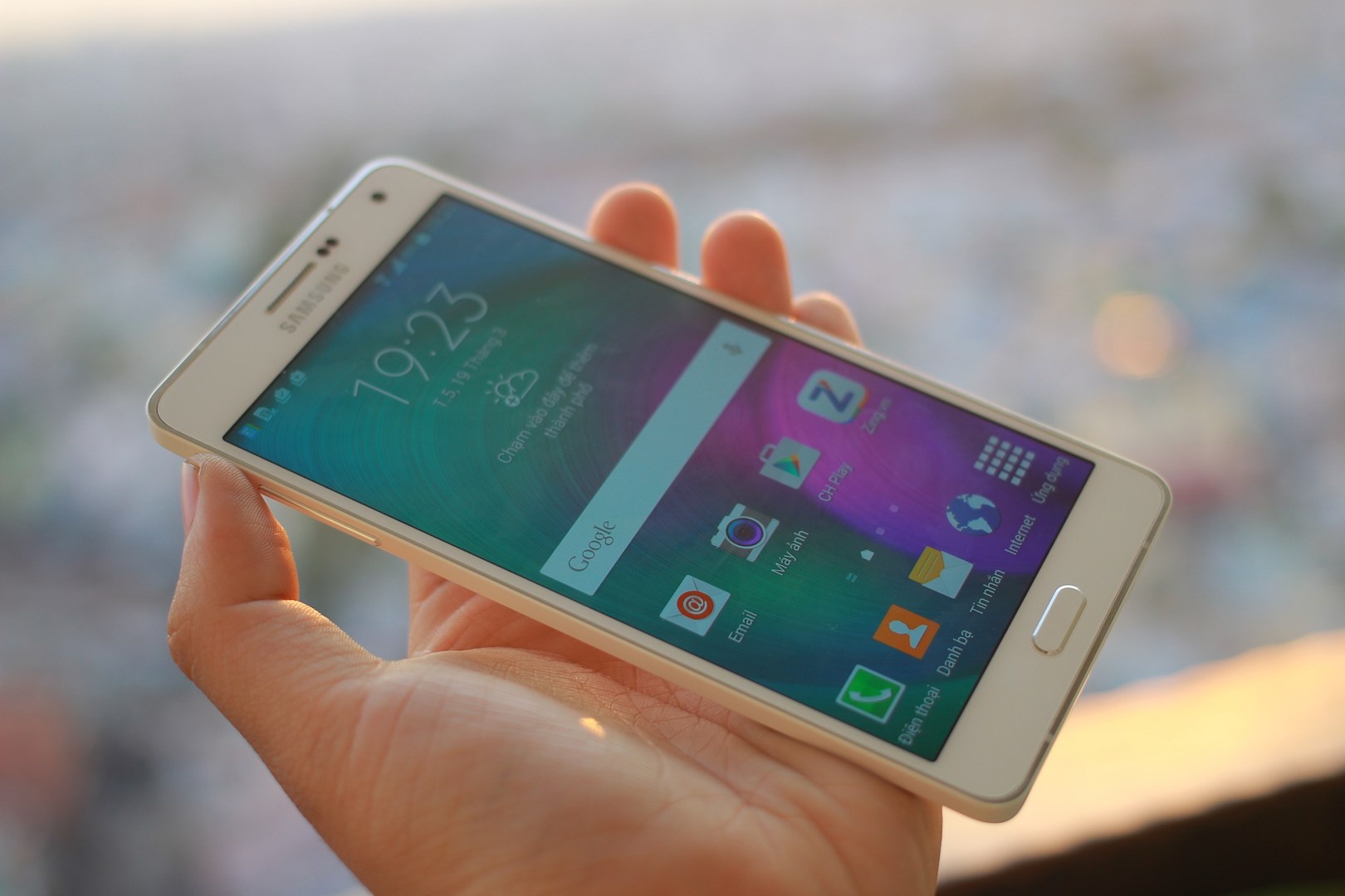 Danh gia Galaxy A7 - smartphone mong nhat cua Samsung hinh anh