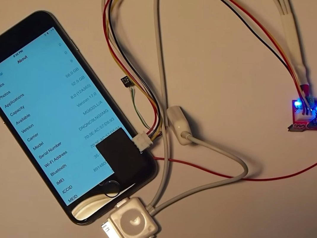 Thiet bi vuot qua mat khau iPhone gia 130 USD hinh anh