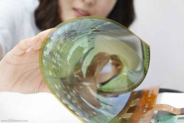 Samsung va LG sap gay bao voi loat smartphone moi hinh anh