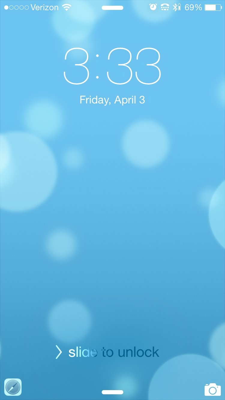 9.	Nhiều hình nền hơn nữa: Hình nền trên iOS rất đẹp, nhưng Apple không chú trọng trong việc xây dựng một kho hình nền đa dạng cho người dùng. Điều này khiến các sản phẩm của hãng trở nên nhàm chán đối với khách hàng.